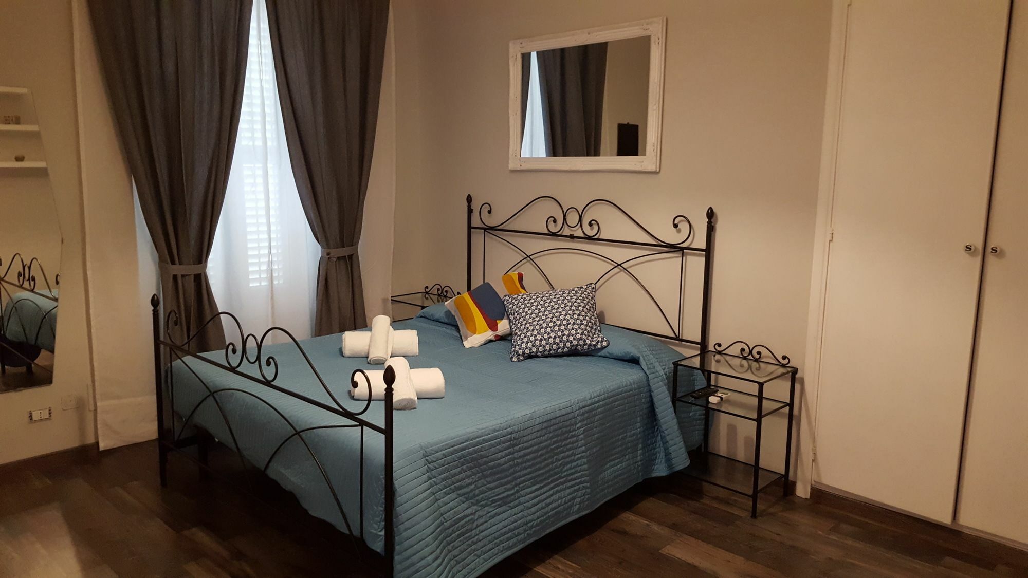 Bed and breakfast 06