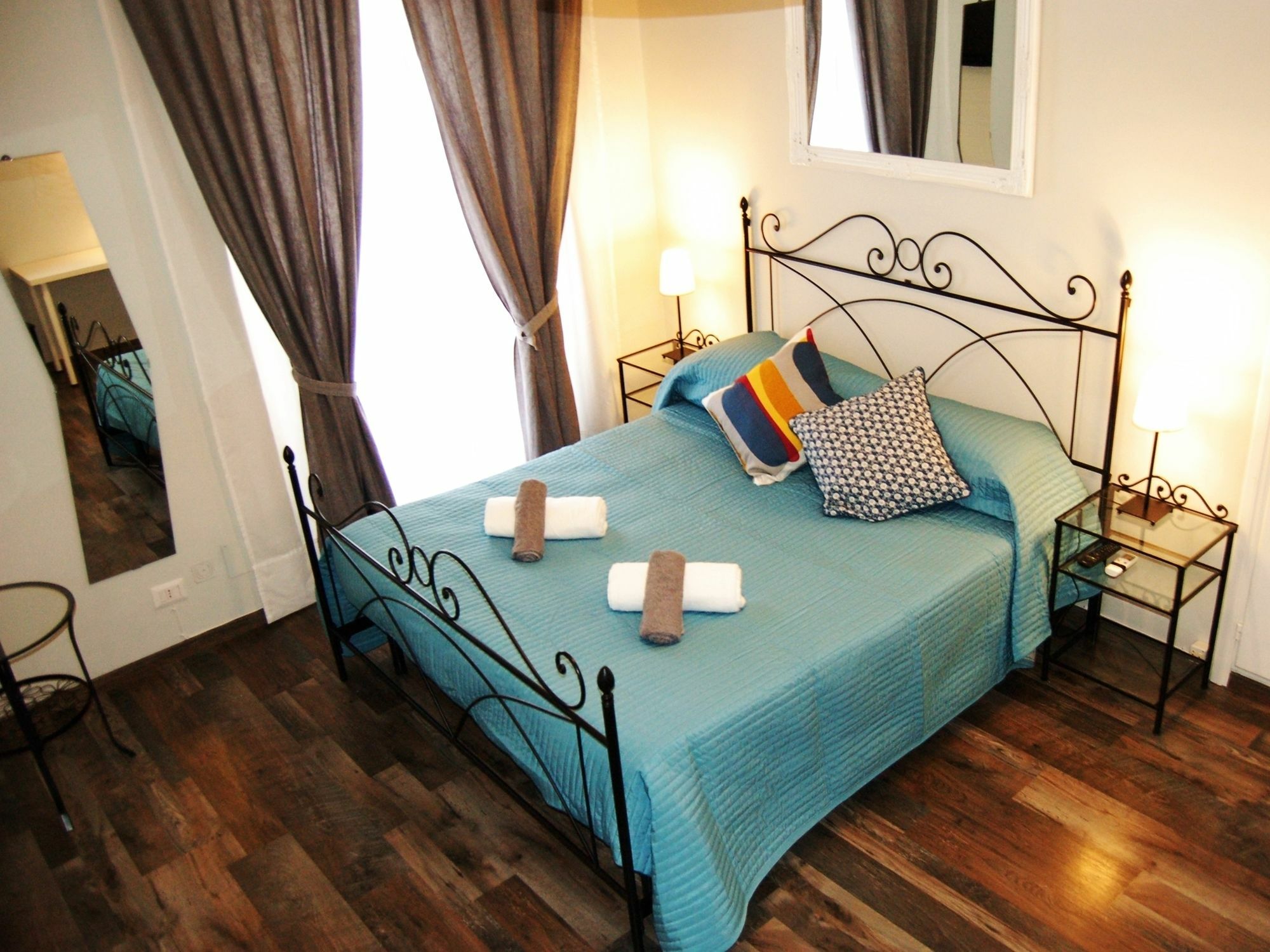 06 Bed and breakfast